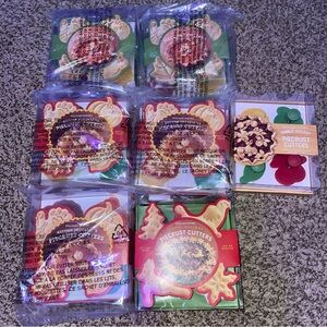 Williams Sonoma Festive Pie Crust Cutters Set - Red and Green